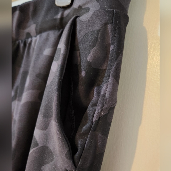 Women's Libin Camo Lightweight Jogger, Size L - Picture 6 of 13